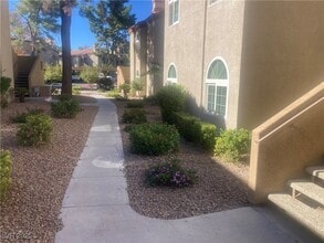 3145 E Flamingo Rd in Las Vegas, NV - Building Photo - Building Photo