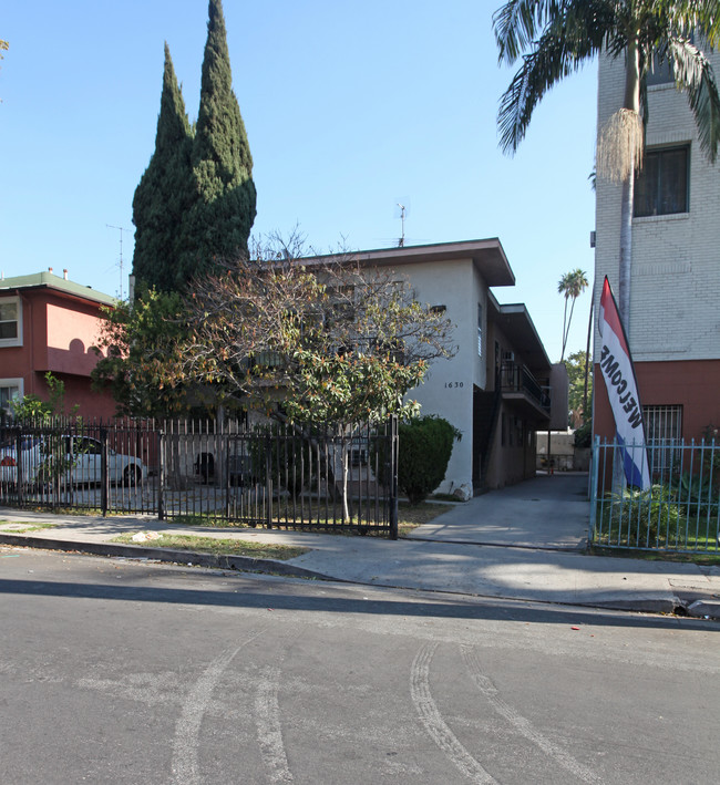 1630 N Harvard Blvd in Los Angeles, CA - Building Photo - Building Photo