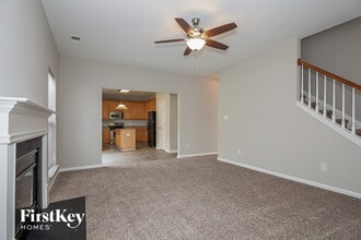 1215 Oakdale Commons Ct in Charlotte, NC - Building Photo - Building Photo