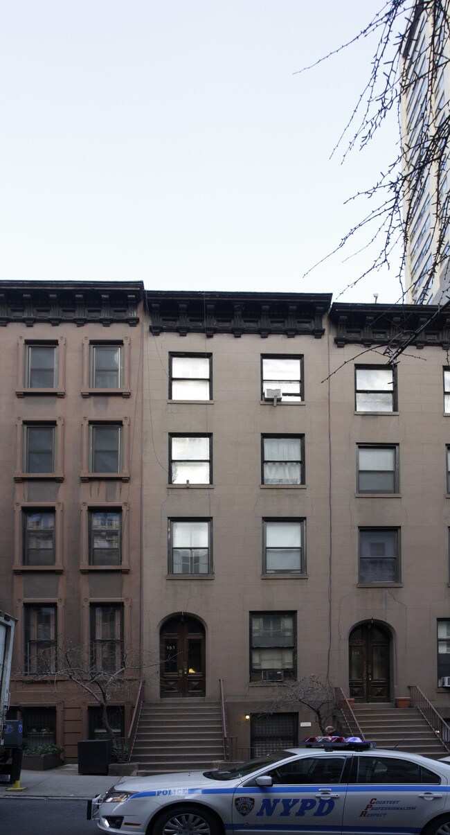 153 E 37th St in New York, NY - Foto de edificio - Building Photo