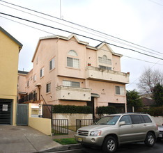 5335 Denny Ave in North Hollywood, CA - Building Photo - Building Photo