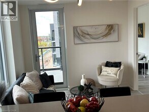 510-3079 TRAFALGAR Road in Oakville, ON - Building Photo - Building Photo