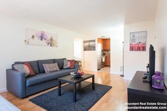 21 Oxford Cir, Unit 1 in Belmont, MA - Building Photo - Building Photo