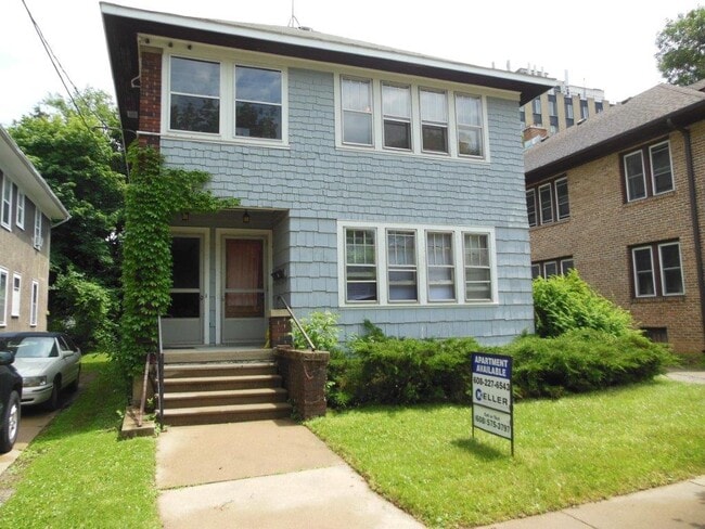 419 Chamberlain Ave, Unit 1 in Madison, WI - Foto de edificio - Building Photo
