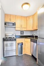 Hudson Street, Unit 05 in New York, NY - Foto de edificio - Building Photo