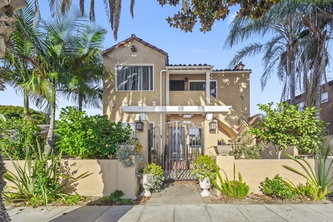 property at 2510 Magnolia Ave