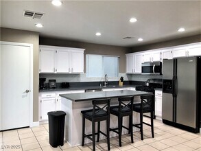 5544 Donaldson Ct in Las Vegas, NV - Building Photo - Building Photo