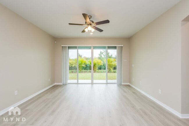 5530 Silver Sun Dr in Apollo Beach, FL - Building Photo - Building Photo