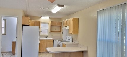 401-401-401-402 16th St in Clovis, NM - Building Photo - Building Photo