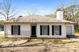 120 Mann Blvd in Stockbridge, GA - Building Photo