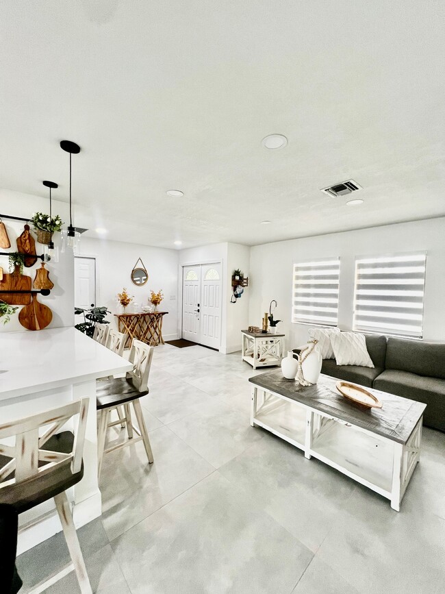 231 SE 45th Terrace in Cape Coral, FL - Building Photo - Building Photo