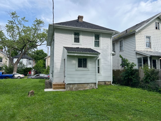 239 S Harris Ave in Columbus, OH - Foto de edificio - Building Photo