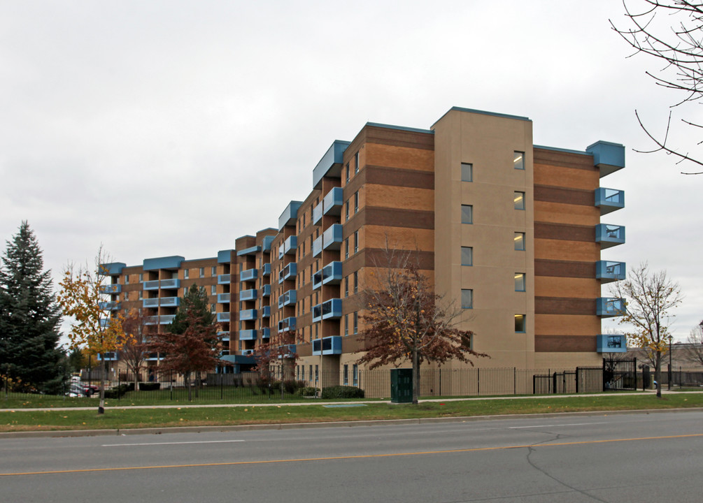 Dryden Heights in Whitby, ON - Building Photo