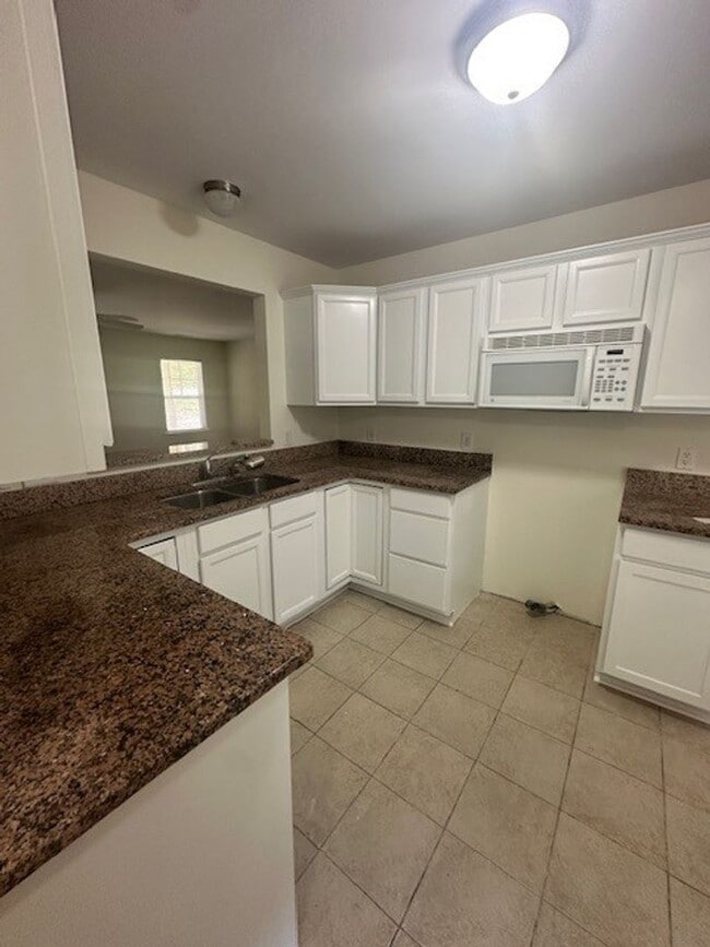 5138 Greenville Loop Rd in Wilmington, NC - Building Photo - Building Photo