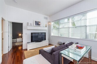 935 Euclid Ave-Unit -11 in Miami Beach, FL - Foto de edificio - Building Photo