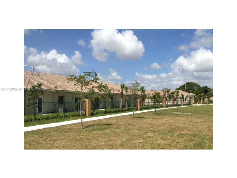 13240 Old Biscayne Dr in Homestead, FL - Building Photo