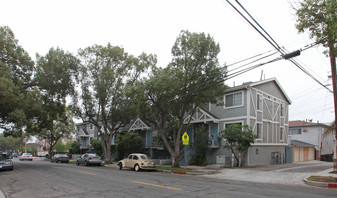 217 N 6th St Apartamentos