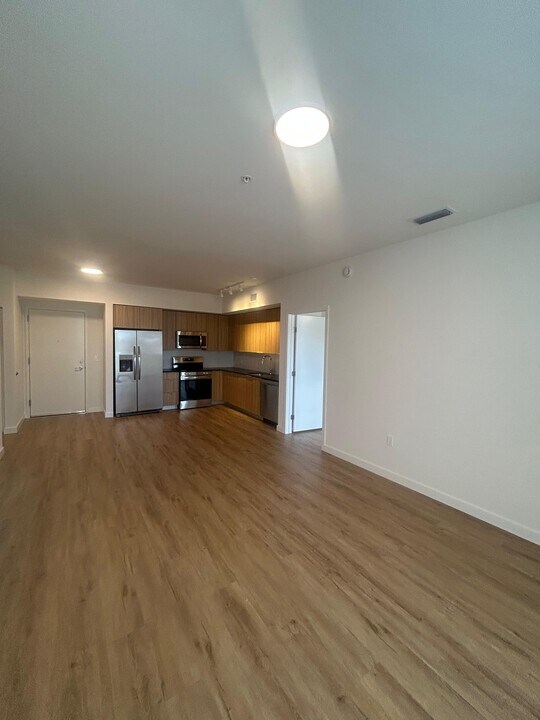 984 E 27th St, Unit C2 in Hialeah, FL - Foto de edificio