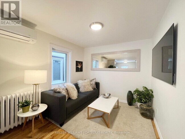 93 Northland Ave in Toronto, ON - Building Photo - Building Photo