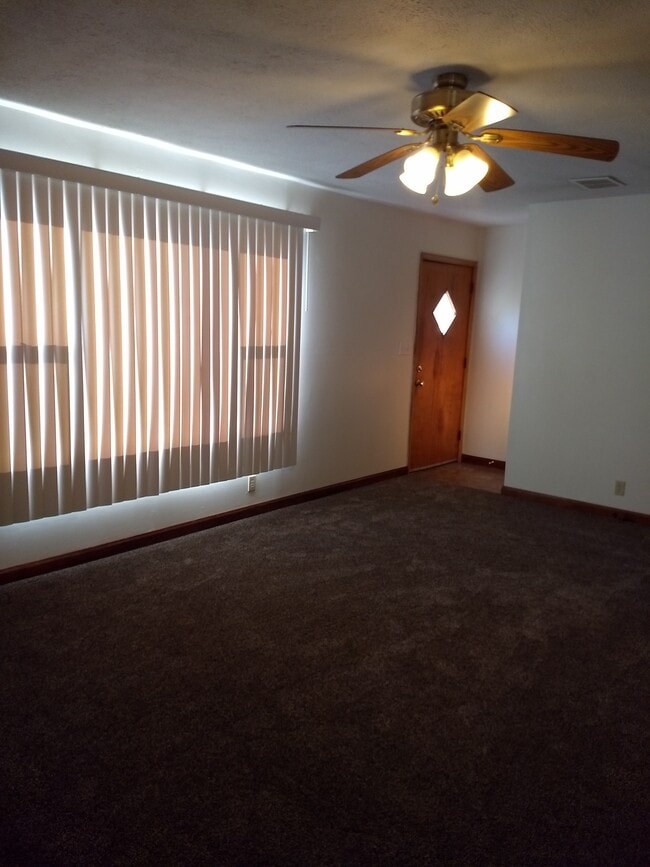 300 Oak St in Norfolk, NE - Building Photo - Building Photo
