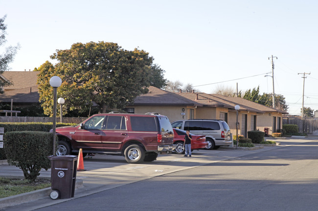 West Sunset Plaza in Hayward, CA - Building Photo - Building Photo