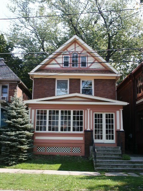 711 W 7th St, Unit 711 West 7th 2nd Floor Flat