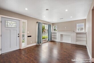 1133 W 78th St in Los Angeles, CA - Foto de edificio - Building Photo