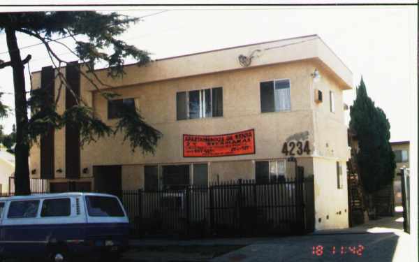 Rose Avenue Apartments in Los Angeles, CA - Foto de edificio