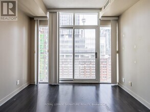 21-1021 Nelson St in Toronto, ON - Building Photo - Building Photo