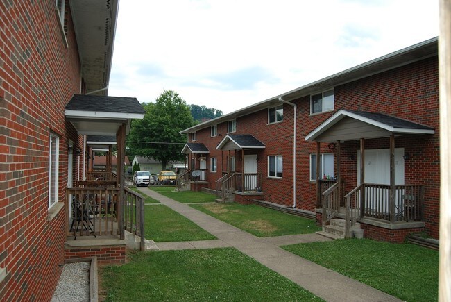 60 Township Rd 1118 in Chesapeake, OH - Building Photo - Building Photo