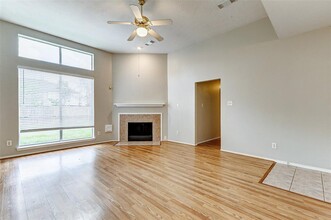 17034 Gleneviss Dr in Houston, TX - Building Photo - Building Photo