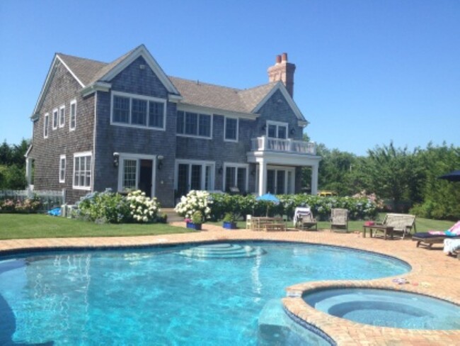 72 Windmill Ln in Bridgehampton, NY - Building Photo - Building Photo