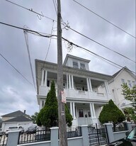 196 New York Ave in Providence, RI - Building Photo