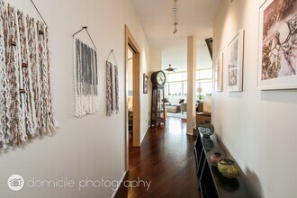 1500 W Monroe St, Unit 410 in Chicago, IL - Building Photo - Building Photo