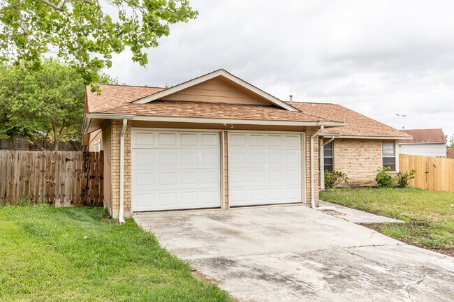 14719 Highland Peak in San Antonio, TX - Building Photo - Building Photo
