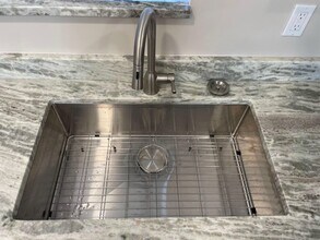 2504 Seaside Dr in Greenacres, FL - Foto de edificio - Building Photo