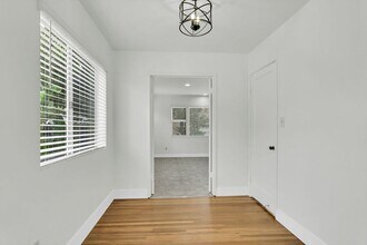 810-812 Chalcedony St in San Diego, CA - Building Photo - Building Photo