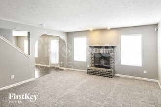 5773 Weeping Willow Pl in Whitestown, IN - Foto de edificio - Building Photo