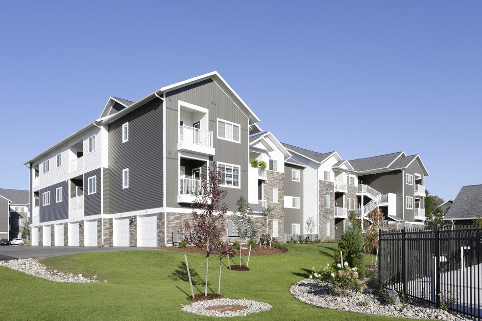 Woodmere Ridge Apartments Traverse City, MI Apartments For Rent