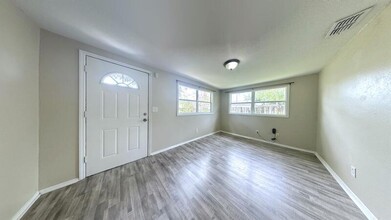 3503 N Dartmouth Ave in Tampa, FL - Building Photo - Building Photo