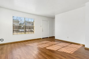 Tiffany Square Apartments in Shreveport, LA - Building Photo