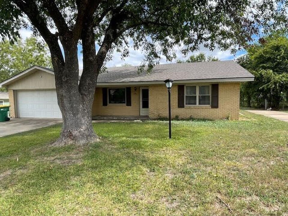 115 Dawn Dr in Robinson, TX - Building Photo