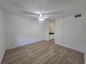 10781 Cleary Blvd in Plantation, FL - Building Photo - Building Photo