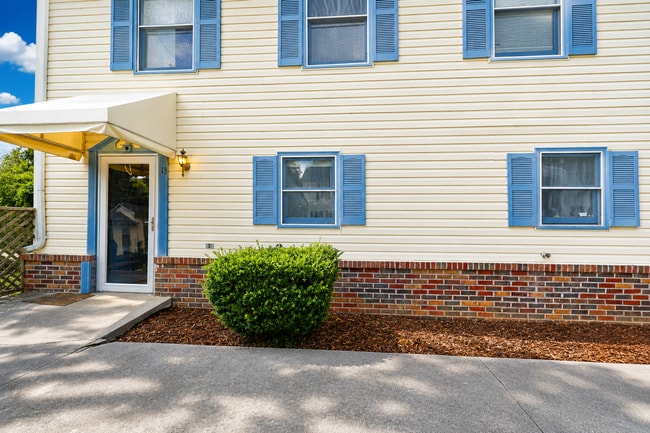 property at 1310 Knob Creek Rd