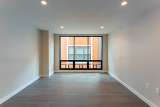 240 Hanover St, Unit 6 in Boston, MA - Building Photo - Building Photo