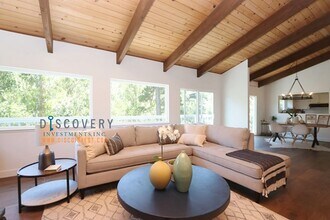 7250 Woodrow Dr in Oakland, CA - Foto de edificio - Building Photo