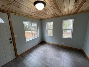 426 Vaughn St in Rhinelander, WI - Building Photo - Building Photo