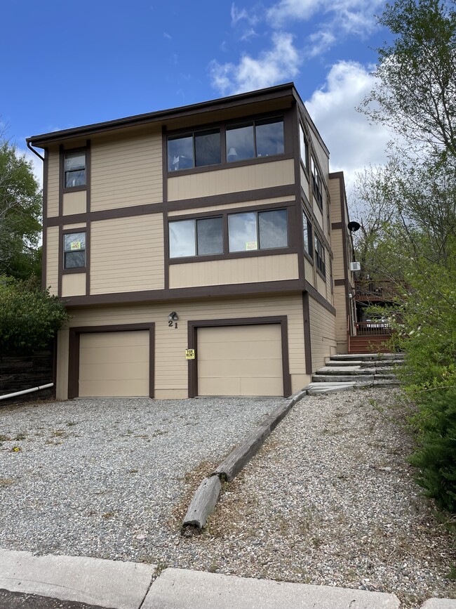 property at 21 El Sereno Dr