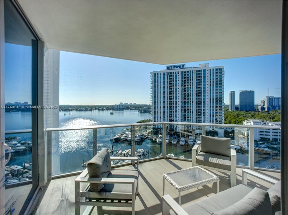 17301 Biscayne Blvd, Unit 1203 in Aventura, FL - Building Photo