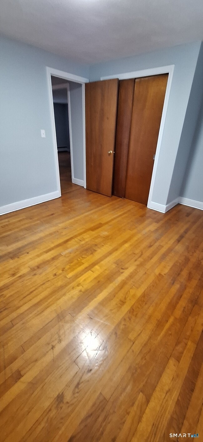 10 Carpenter Rd in bolton, CT - Building Photo - Building Photo